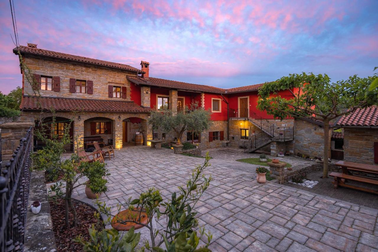 Touristfarm - Apartments "Red Fairytale" Marezige Εξωτερικό φωτογραφία