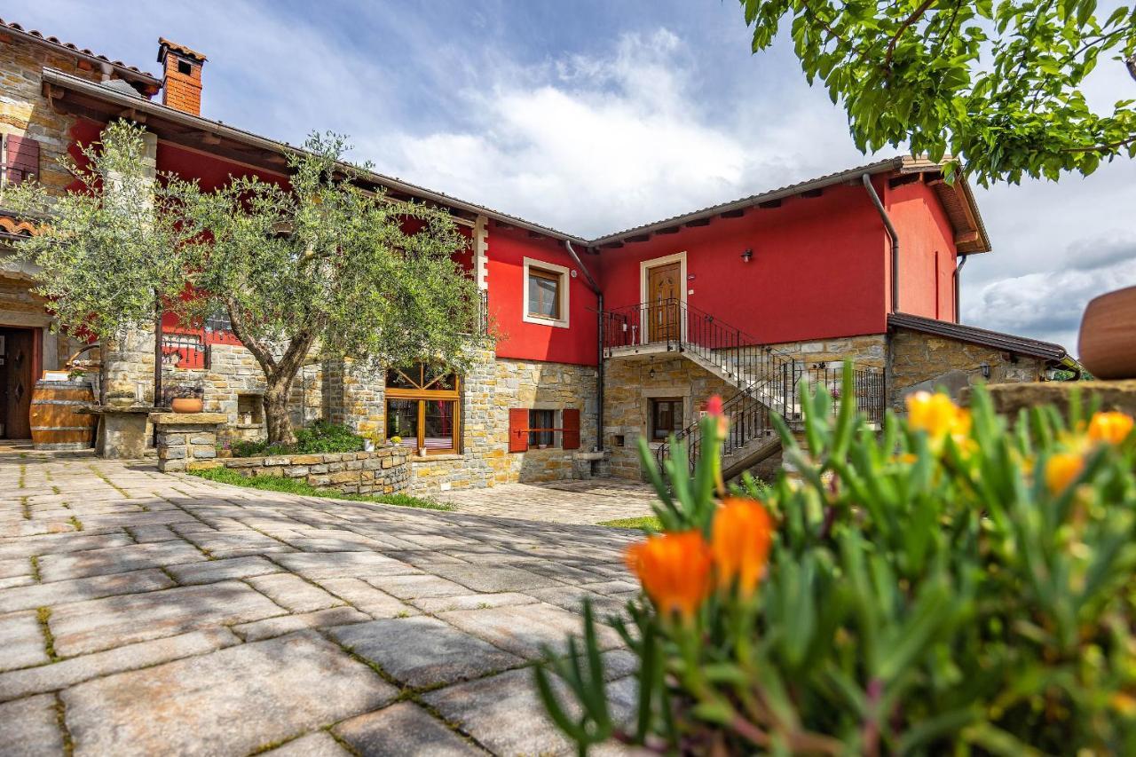 Touristfarm - Apartments "Red Fairytale" Marezige Εξωτερικό φωτογραφία