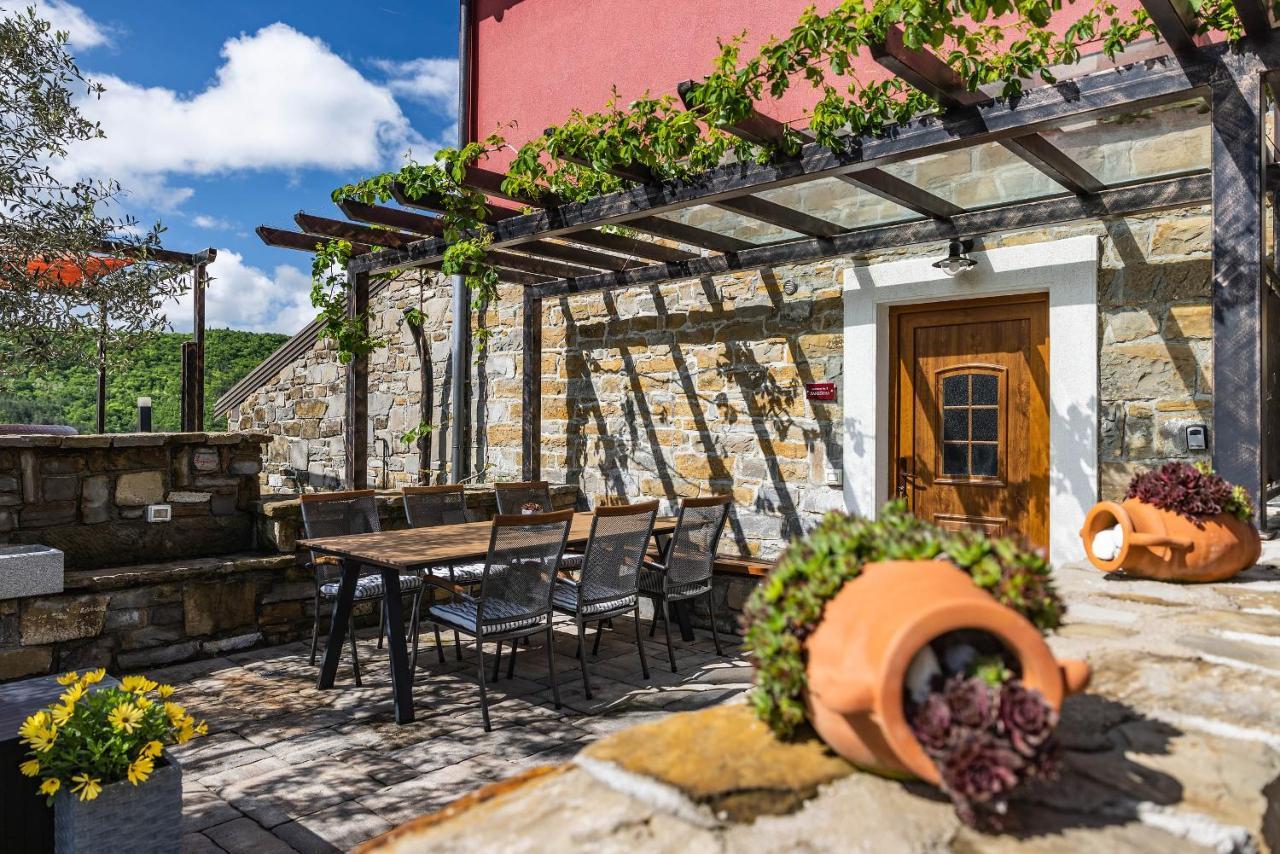 Touristfarm - Apartments "Red Fairytale" Marezige Εξωτερικό φωτογραφία