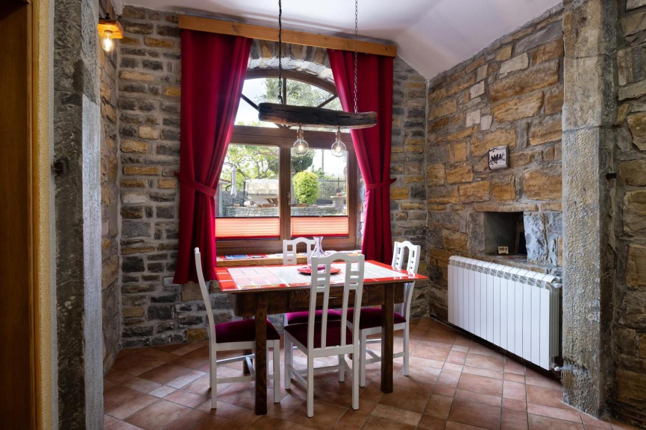 Touristfarm - Apartments "Red Fairytale" Marezige Εξωτερικό φωτογραφία