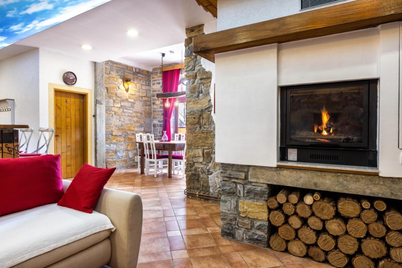 Touristfarm - Apartments "Red Fairytale" Marezige Εξωτερικό φωτογραφία