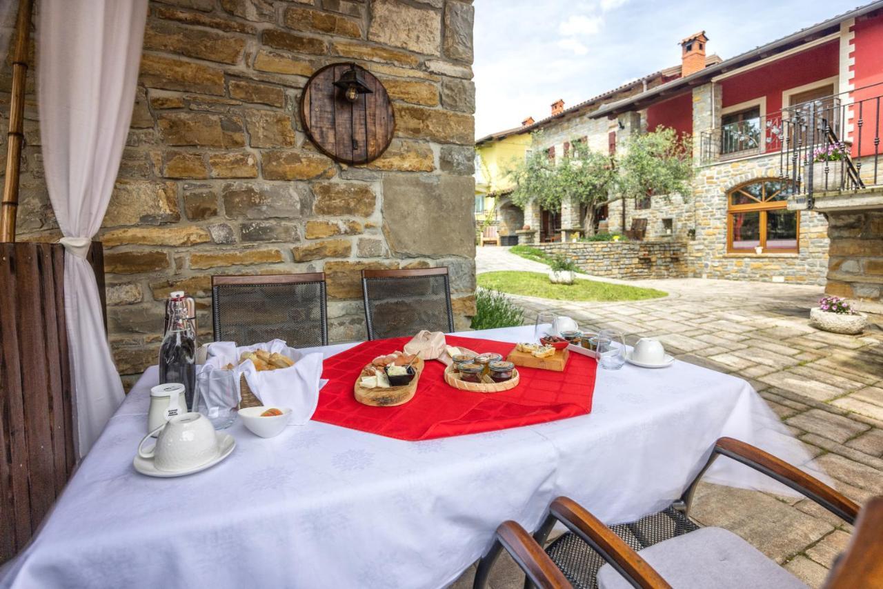 Touristfarm - Apartments "Red Fairytale" Marezige Εξωτερικό φωτογραφία