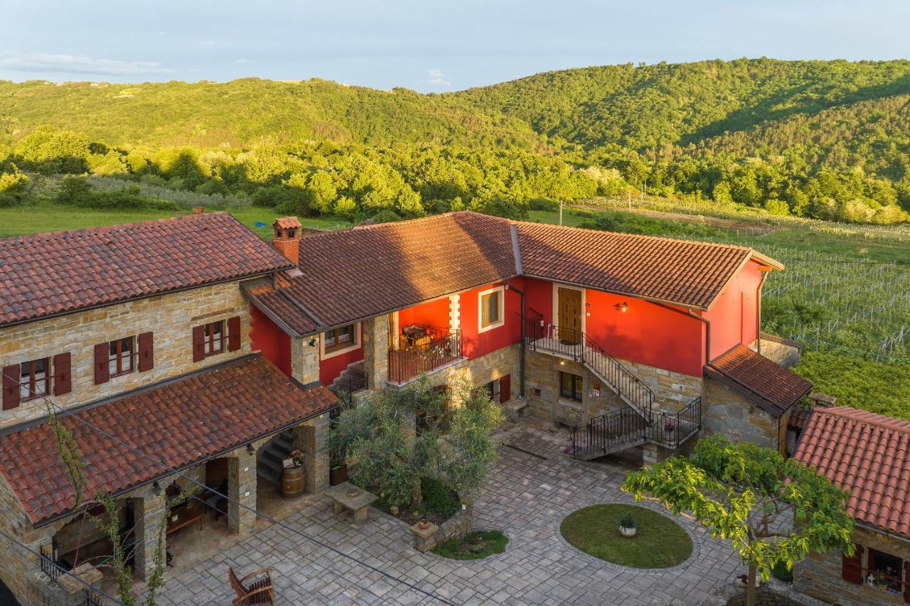 Touristfarm - Apartments "Red Fairytale" Marezige Εξωτερικό φωτογραφία