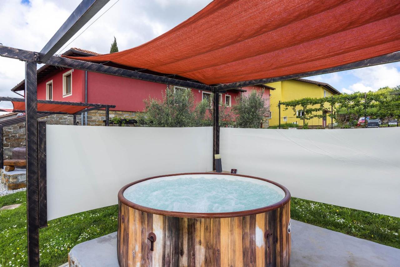 Touristfarm - Apartments "Red Fairytale" Marezige Εξωτερικό φωτογραφία