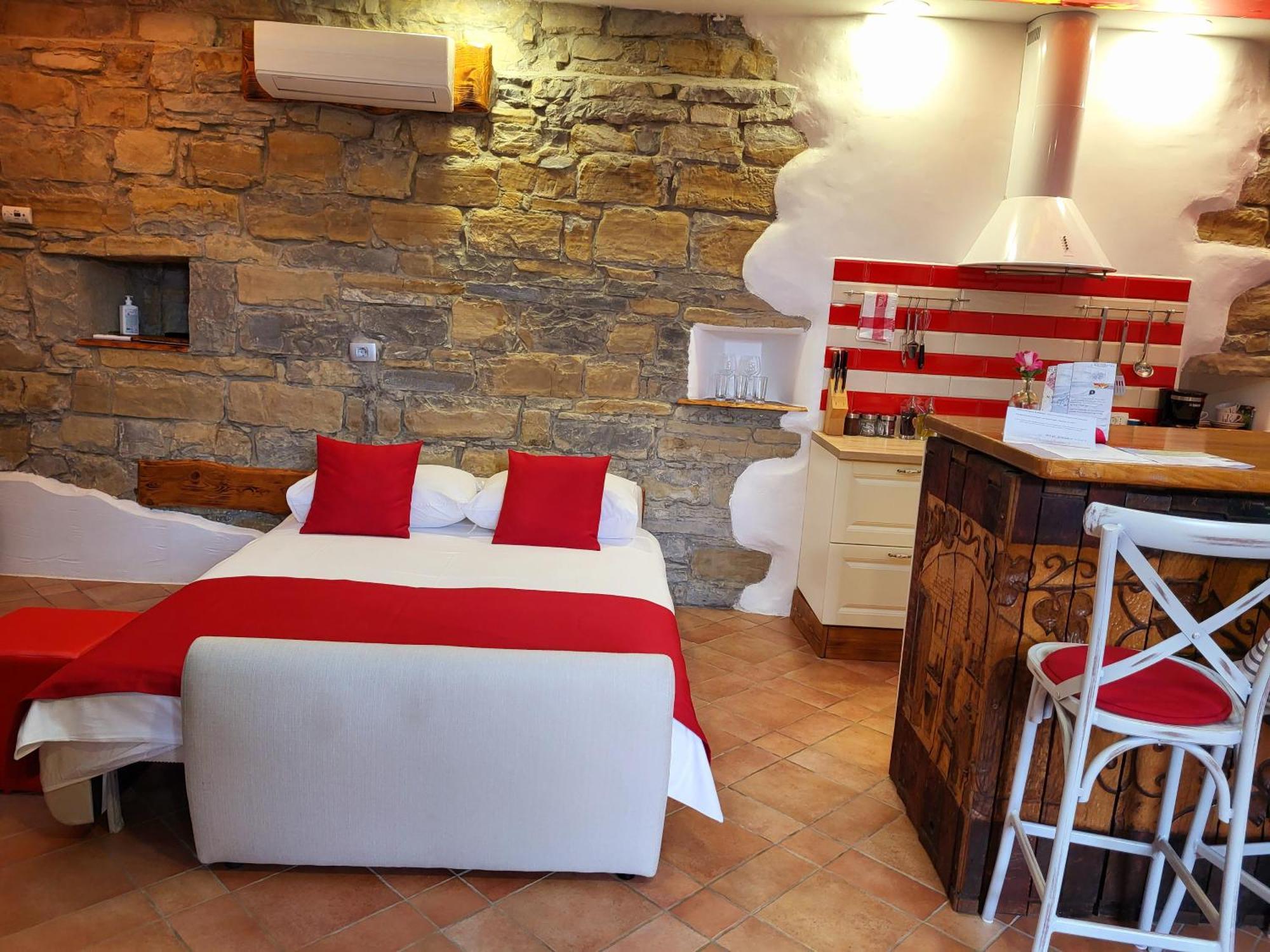 Touristfarm - Apartments "Red Fairytale" Marezige Εξωτερικό φωτογραφία