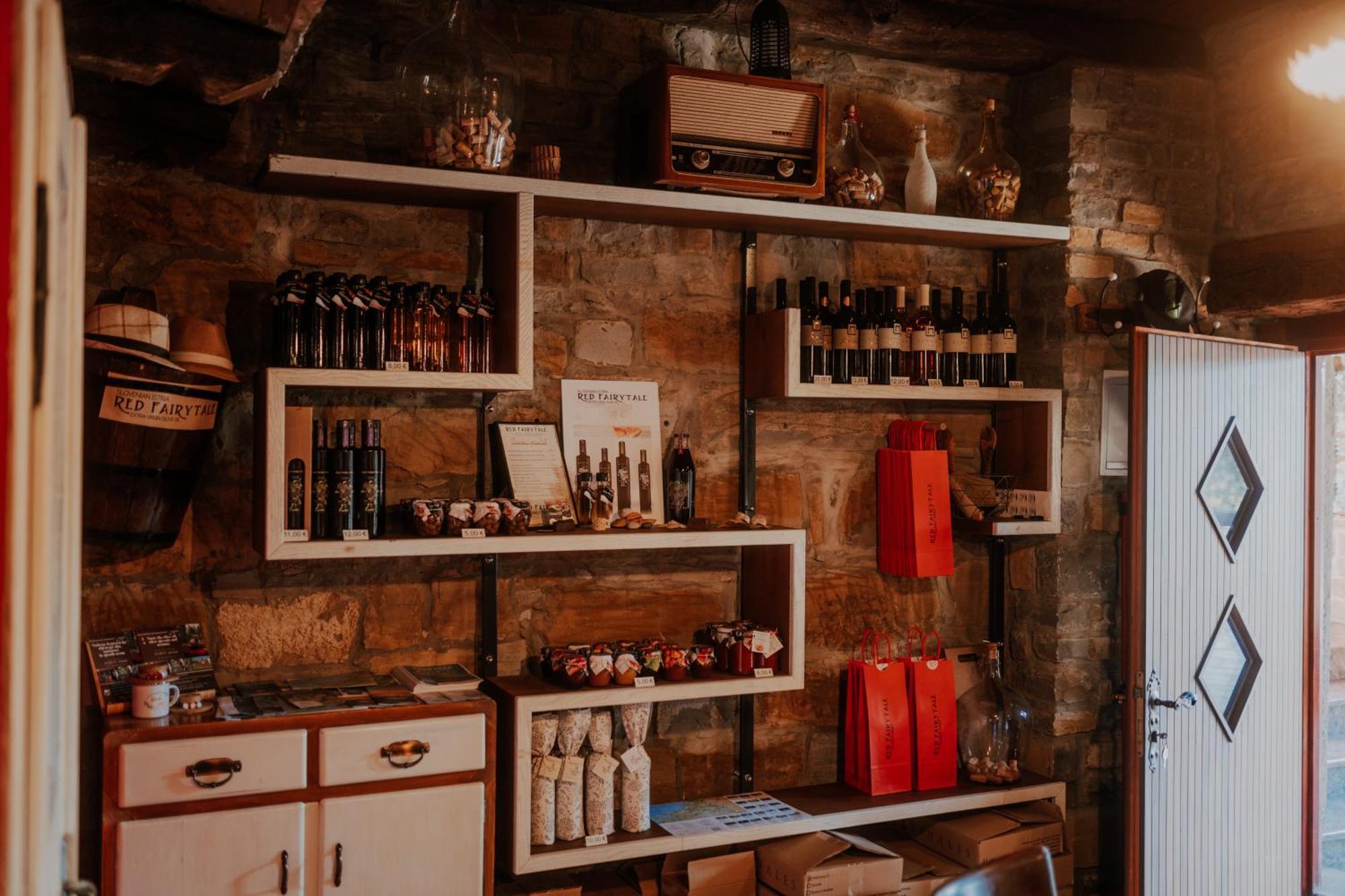 Touristfarm - Apartments "Red Fairytale" Marezige Εξωτερικό φωτογραφία