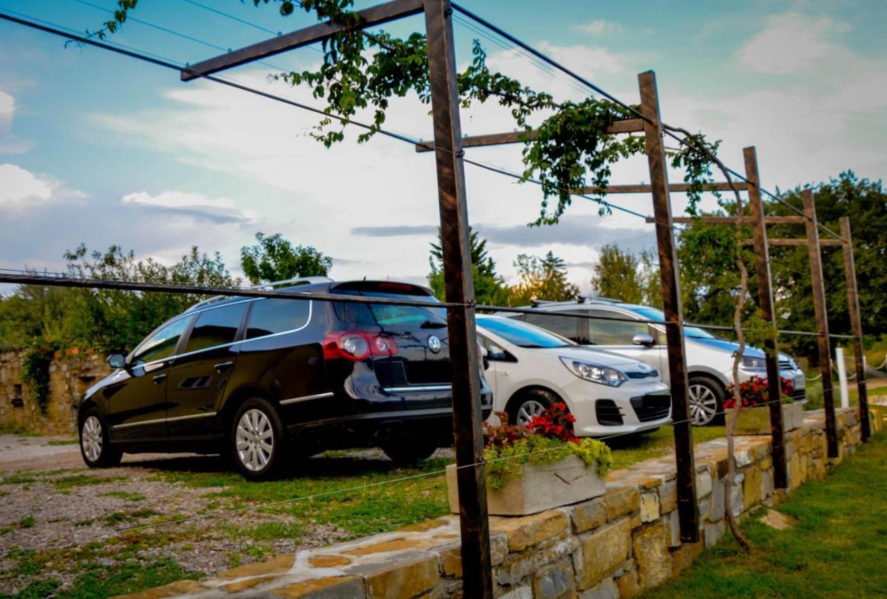 Touristfarm - Apartments "Red Fairytale" Marezige Εξωτερικό φωτογραφία